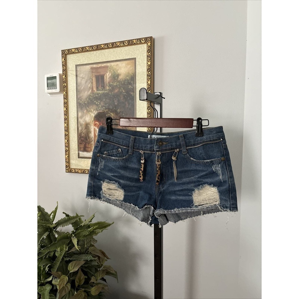 Red Apple Women Shorts Denim Dark M Distressed Cut Off Pocket Embellished Zipper